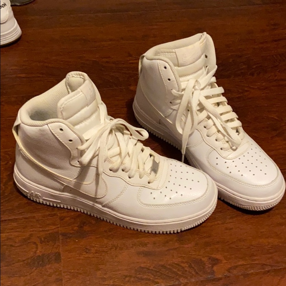 EUC Men’s Nike Air Hightop Air Force Ones size 8